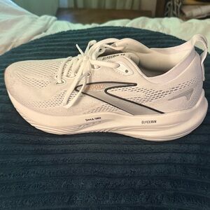 Brooks Women's White Glycerin Running Shoes